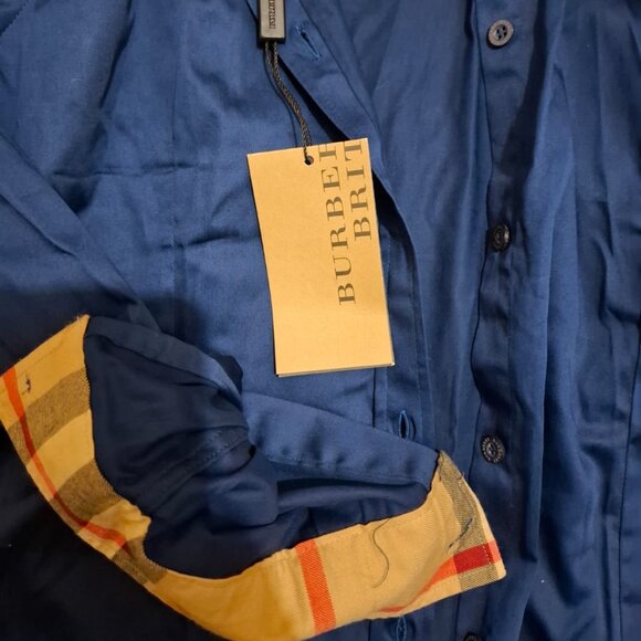 BURBERRY BRIT SIZE LARGE NEW WITH TAG! - Picture 1 of 4